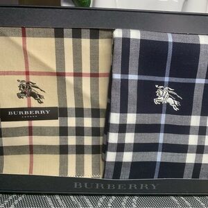 Burberry Men's Dual Check Beige and Navy Handkerchief Set